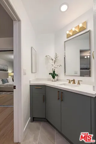 $799,000 | 1633 South Bentley Avenue, Unit 204, Los Angeles, CA 90025