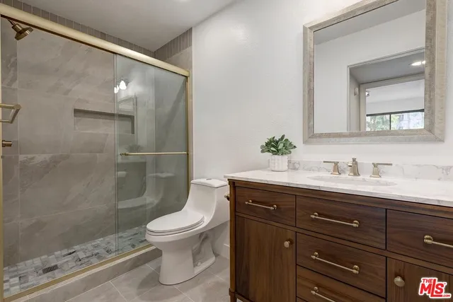 $799,000 | 1633 South Bentley Avenue, Unit 204, Los Angeles, CA 90025