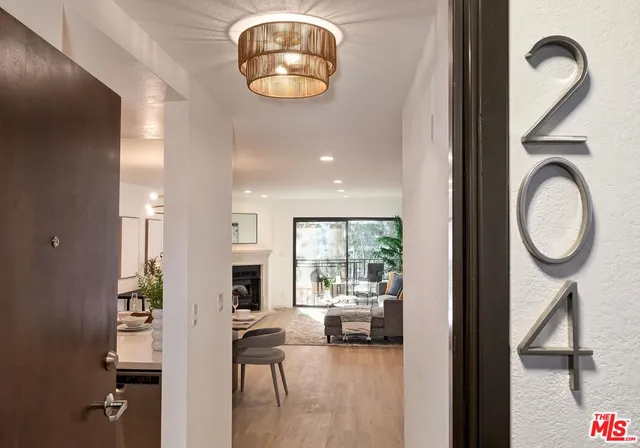 $799,000 | 1633 South Bentley Avenue, Unit 204, Los Angeles, CA 90025