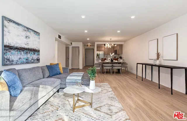 $799,000 | 1633 South Bentley Avenue, Unit 204, Los Angeles, CA 90025