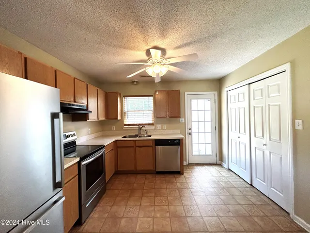 $1,200 | 2168 Brandymill Lane, Jacksonville, NC 28546