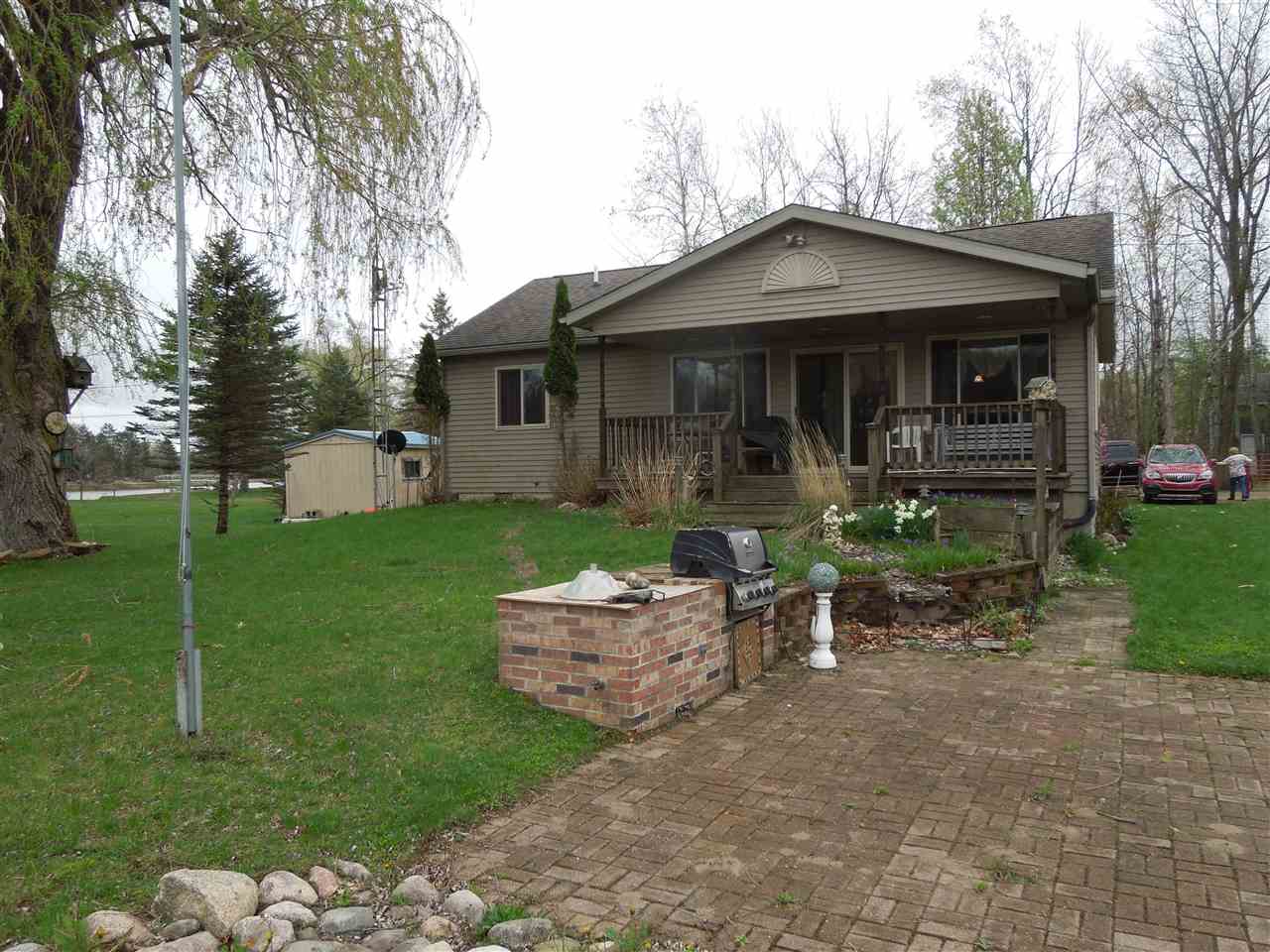 643 East Sun Oil Road Gladwin, MI 48624 - Photo 9 of 33