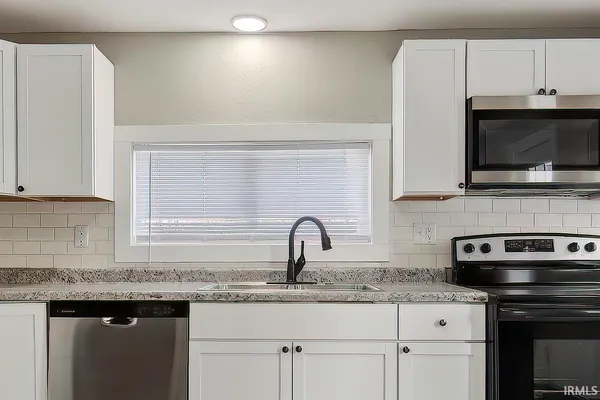 $184,900 | 17503 Wayne Street, Zanesville, IN 46799