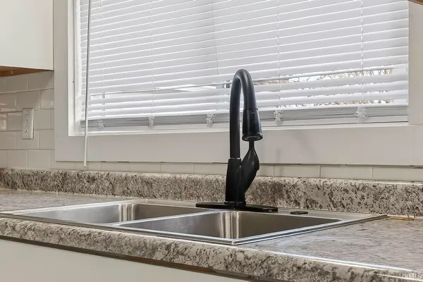 $184,900 | 17503 Wayne Street, Zanesville, IN 46799