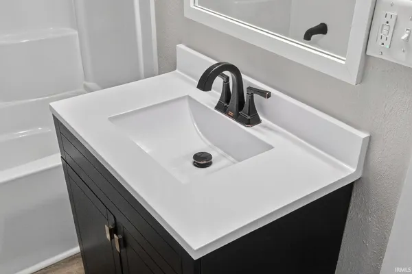 $184,900 | 17503 Wayne Street, Zanesville, IN 46799