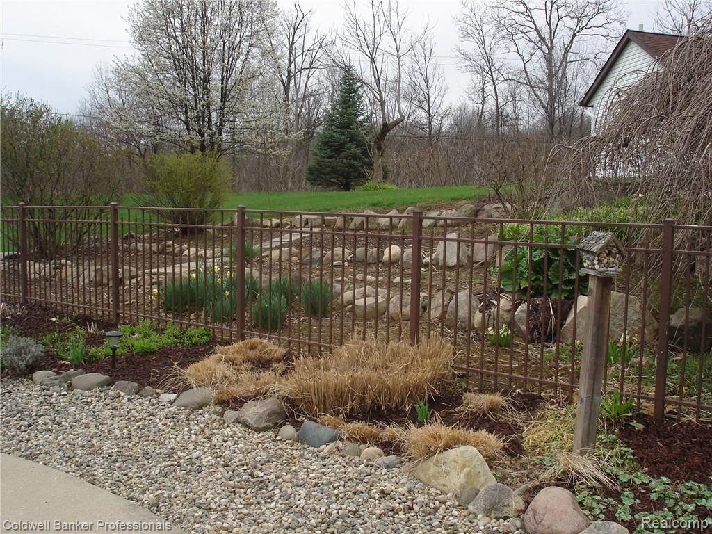 8715 Rattalee Lake Road Clarkston, MI 48348 - Photo 42 of 49 031.JPG