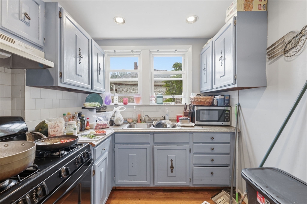 37 Eaton Street Fall River, MA 02723 - Photo 6 of 42