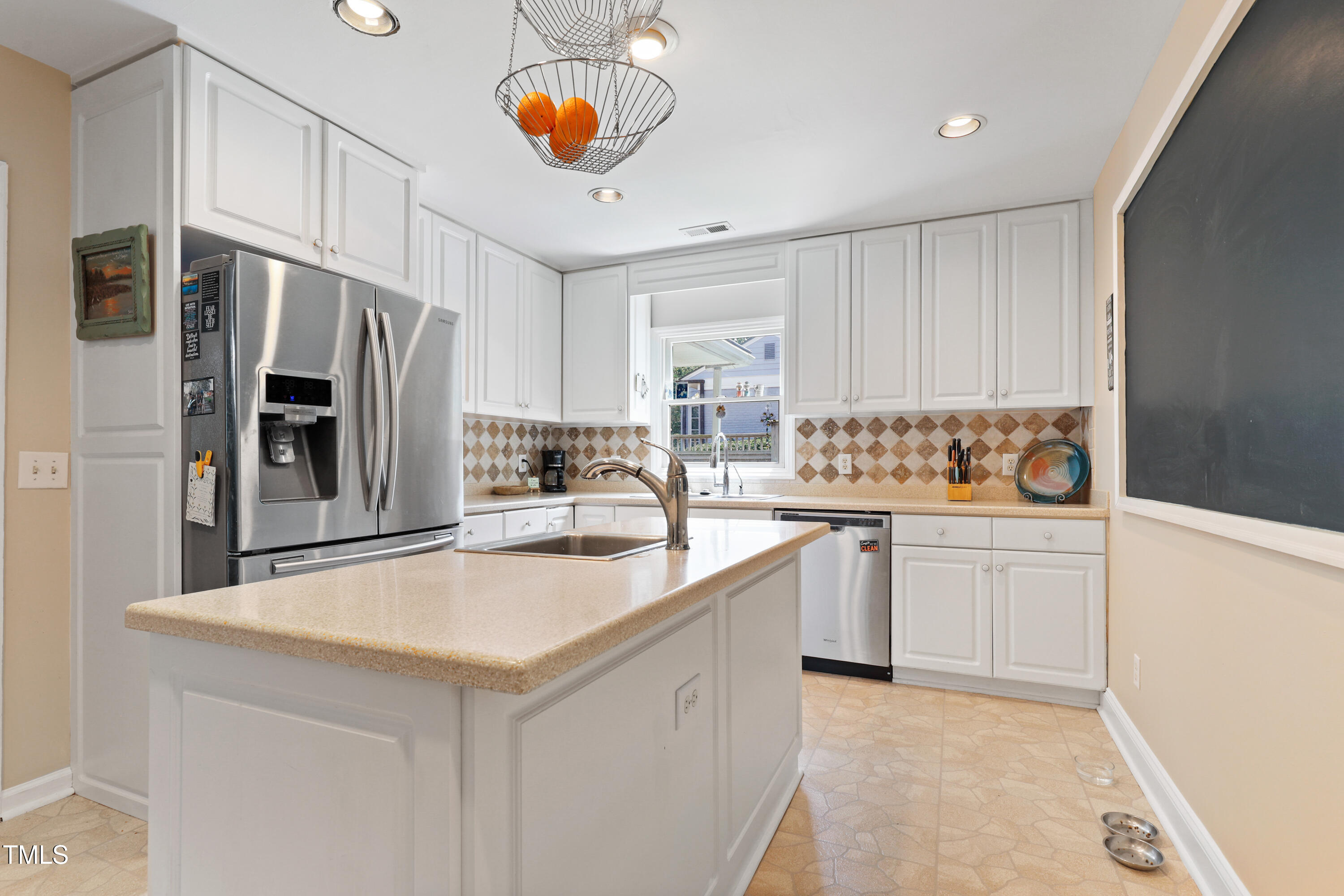 821 Woodburn Road Raleigh, NC 27605 - Photo 16 of 45 17