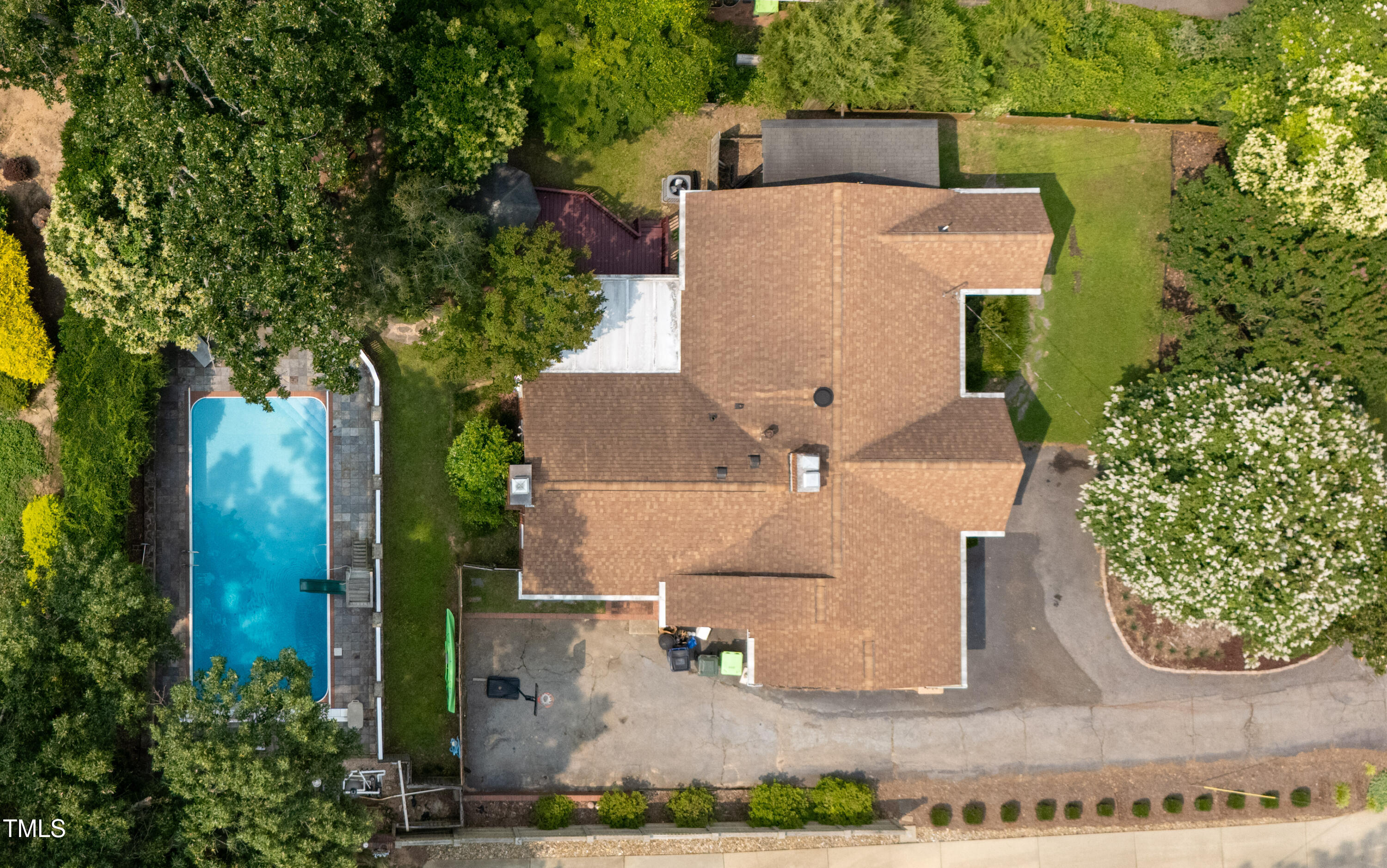 821 Woodburn Road Raleigh, NC 27605 - Photo 41 of 45 47