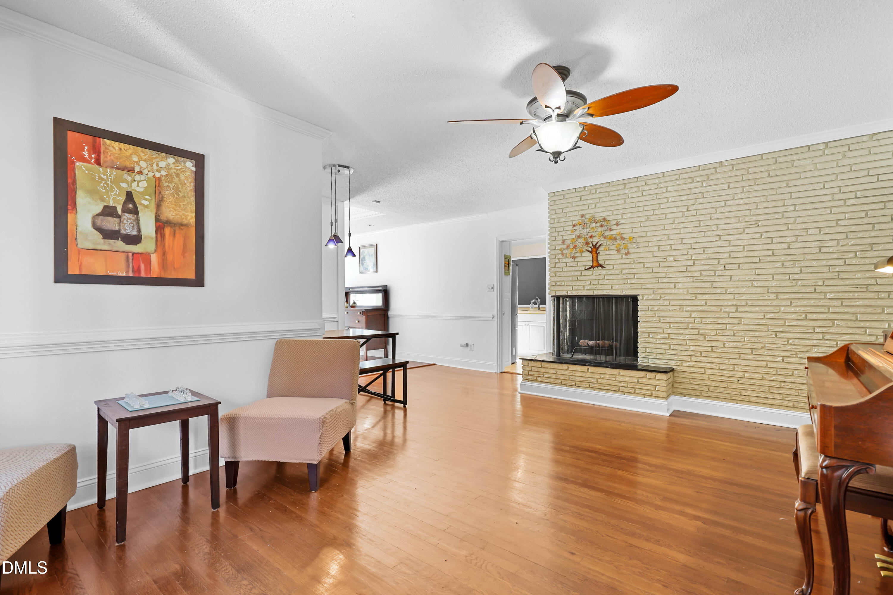 821 Woodburn Road Raleigh, NC 27605 - Photo 5 of 45 _MG_0509