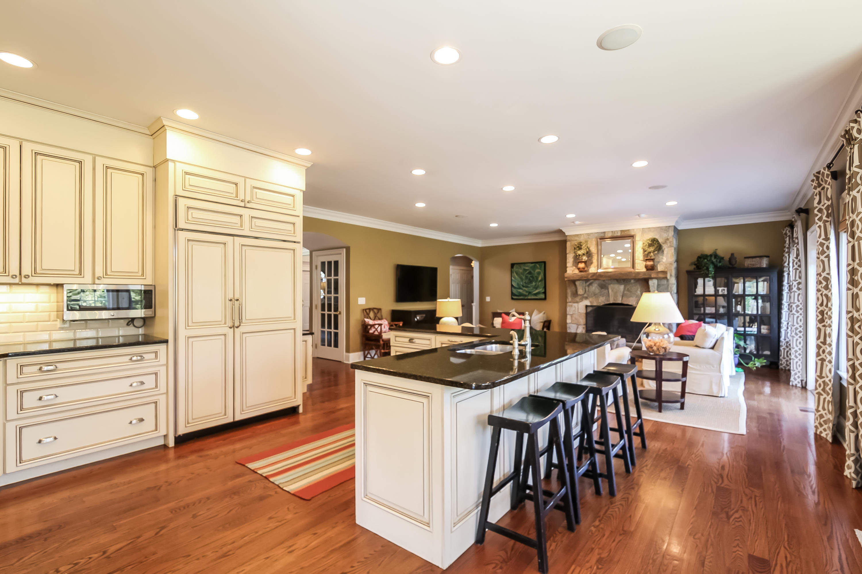 3 Bishops Gate Road Darien, CT 06820 - Photo 15 of 61 011-Kitchen-5487451-large