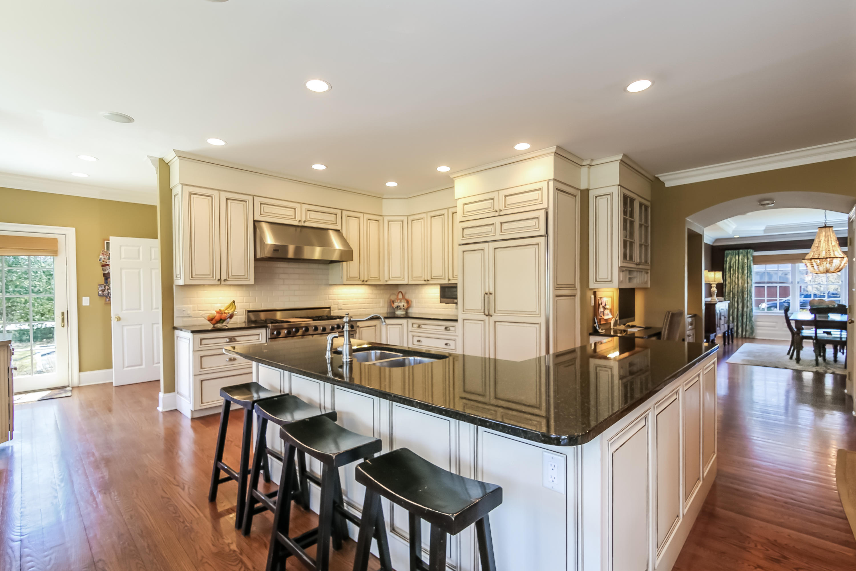 3 Bishops Gate Road Darien, CT 06820 - Photo 16 of 61 a large kitchen with lots of counter space and breakfast area