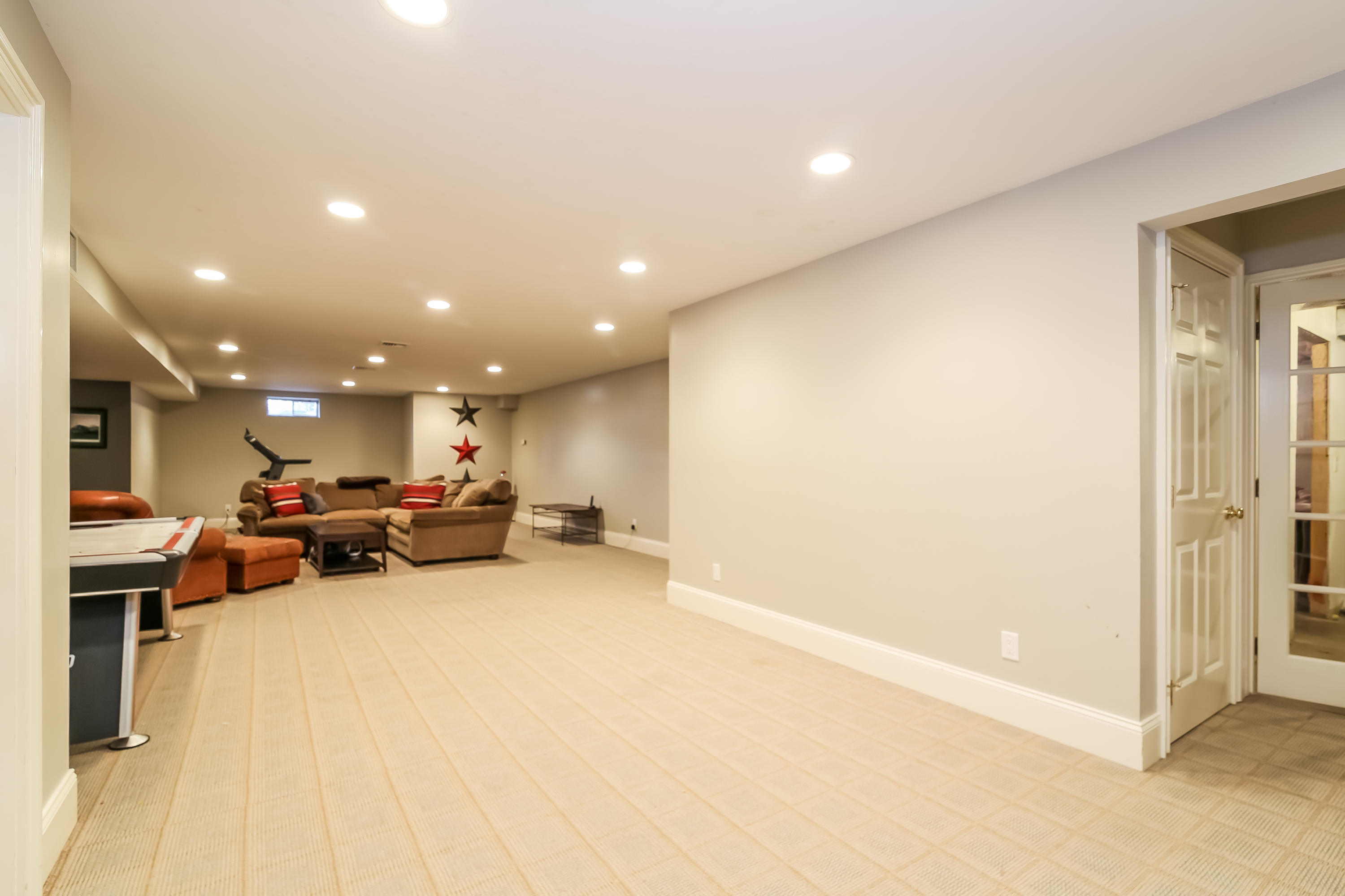 3 Bishops Gate Road Darien, CT 06820 - Photo 50 of 61 046-Family_Room-5487477-large