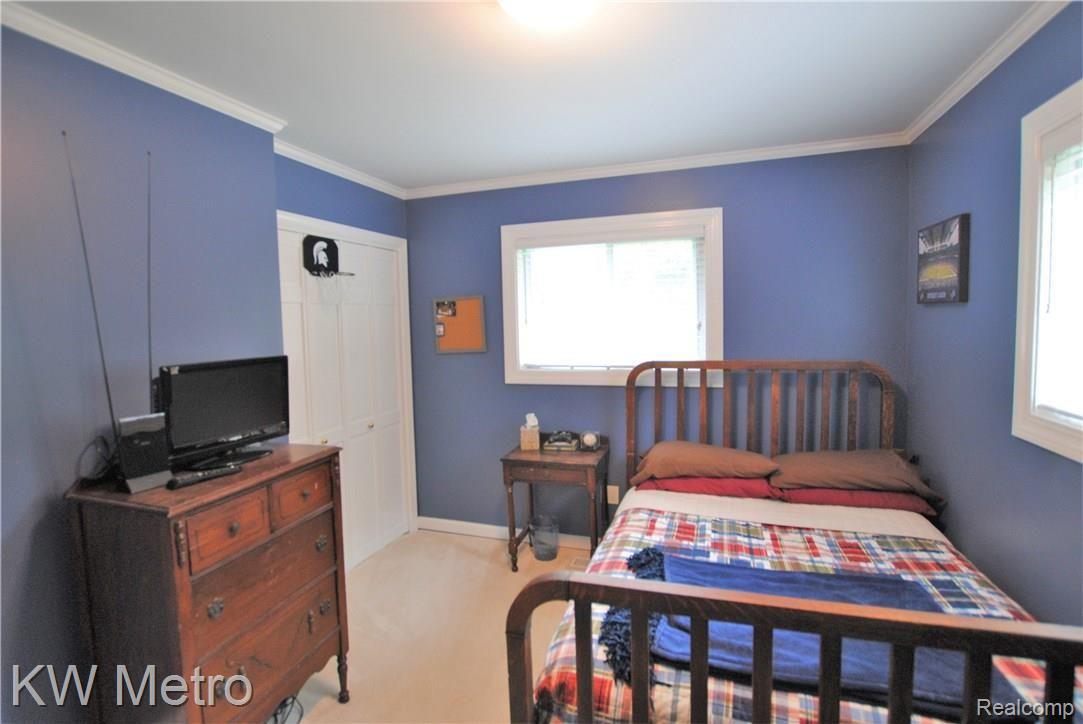 36667 Howard Road Farmington, MI 48331 - Photo 23 of 32 Bedroom