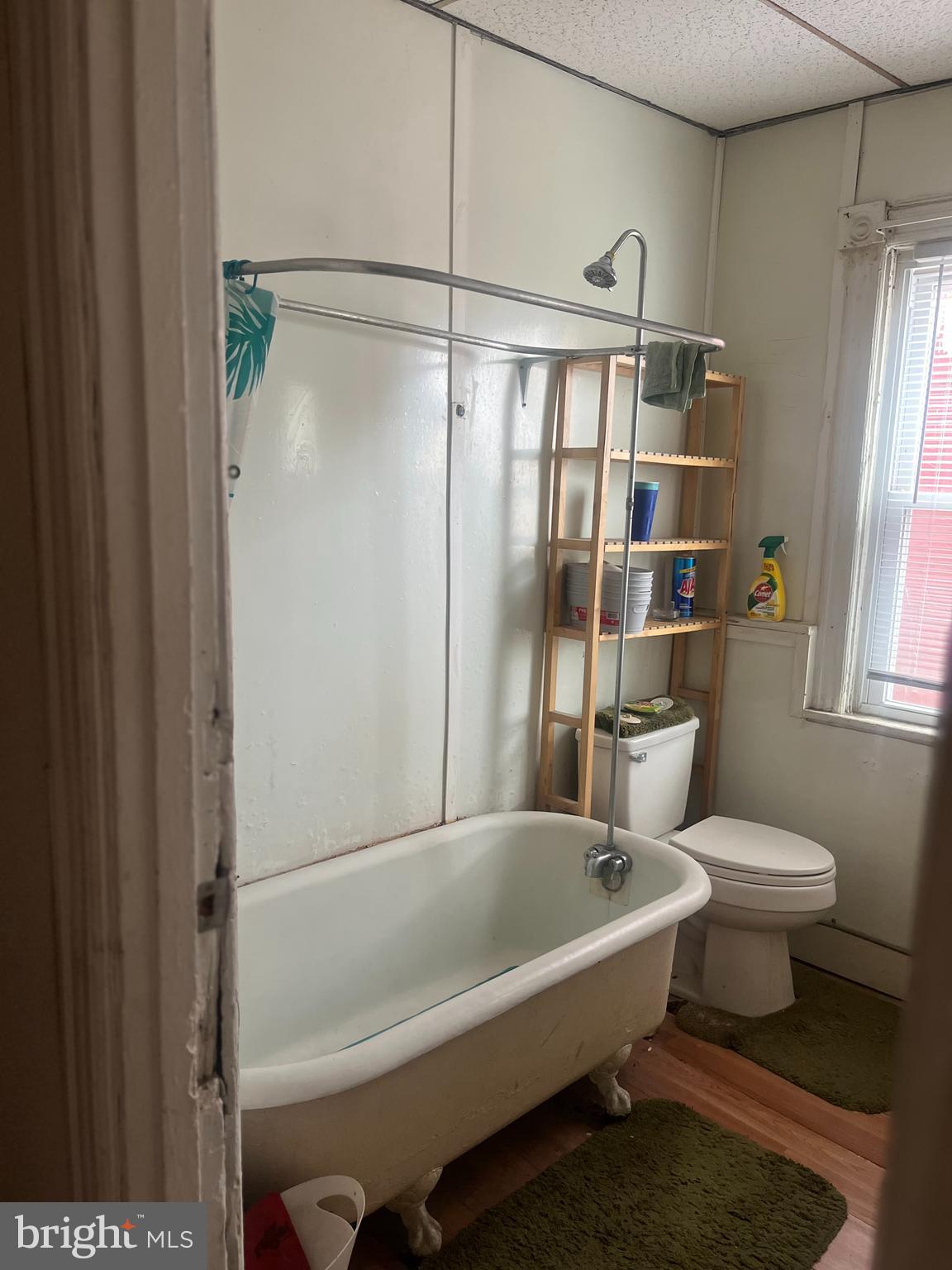 633 10th Street Northeast Washington, DC 20002 - Photo 9 of 11 a bathroom with a toilet and a shower