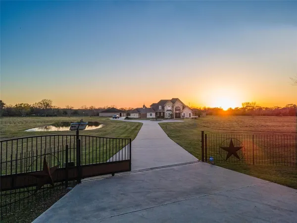 $1,499,000 | 1195 County Road 150, Alvin, TX 77511