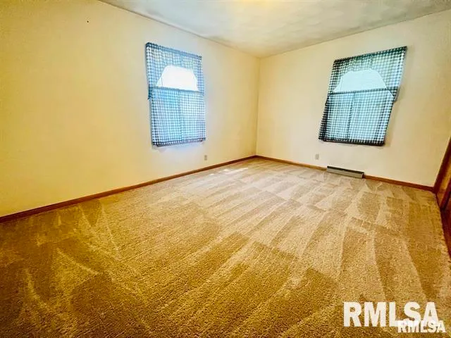 $85,000 | 100 North Oliver Street, Joy, IL 61260