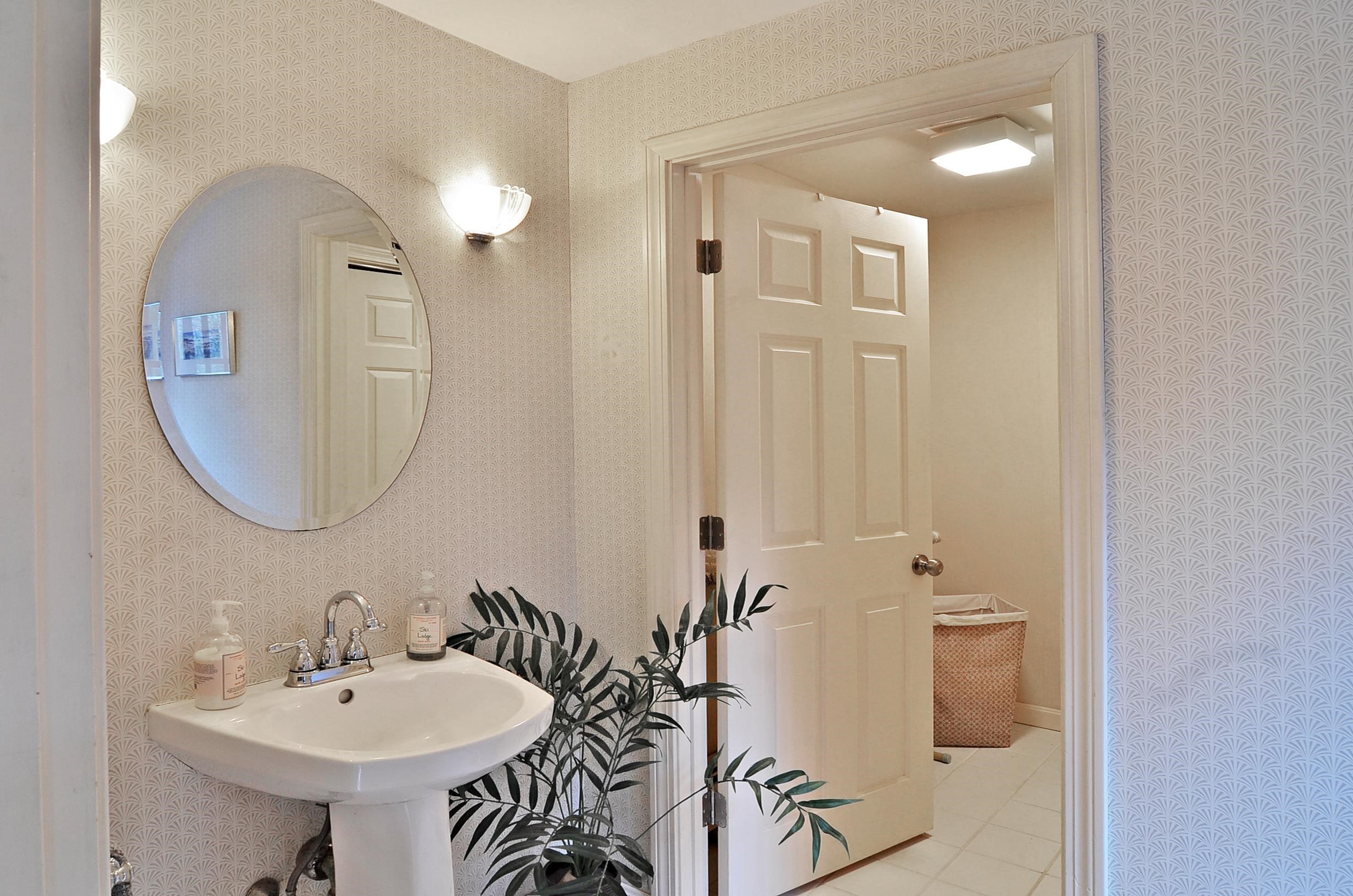 124 King Road Bedford, NH 03110 - Photo 15 of 27