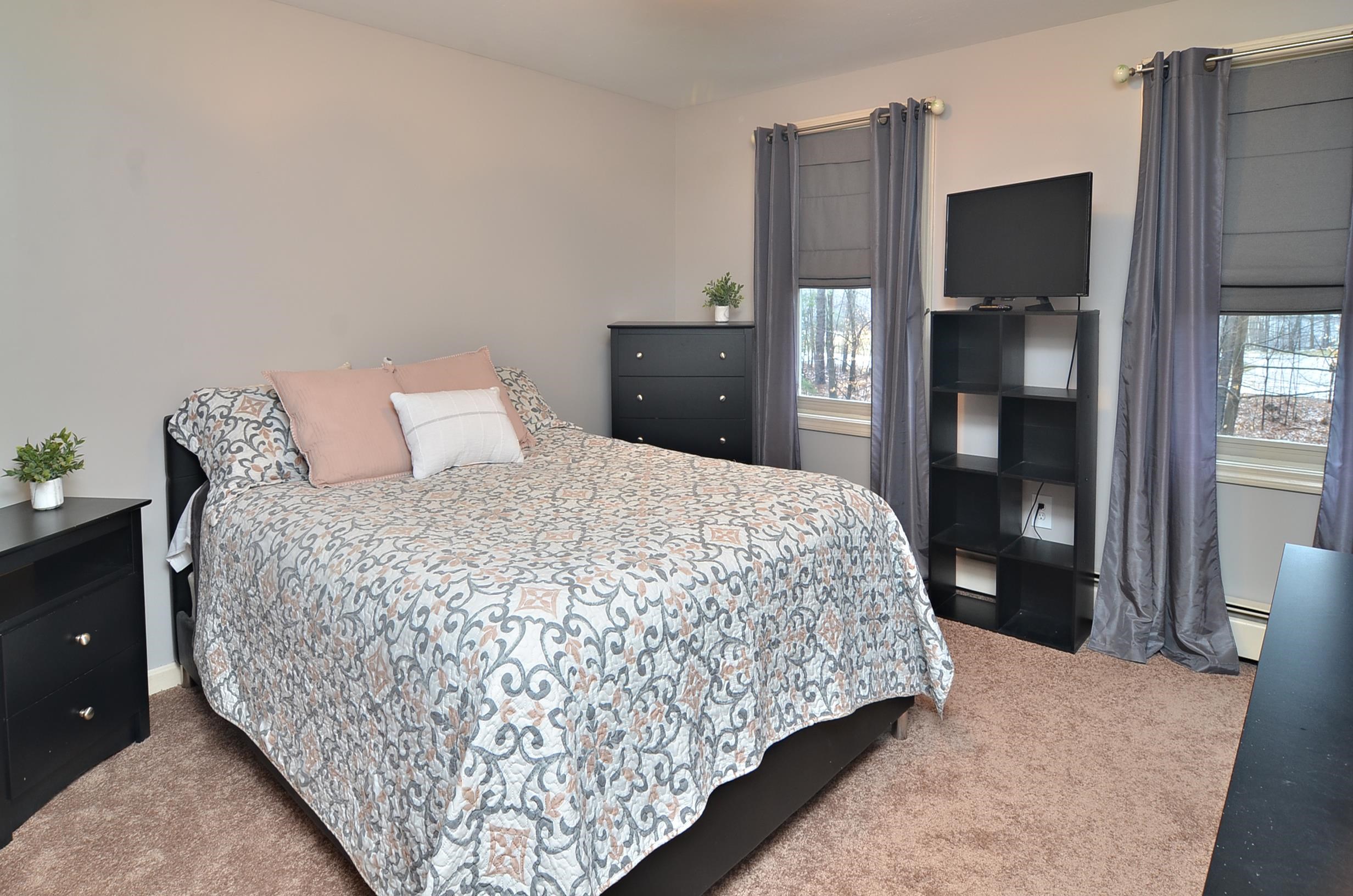 124 King Road Bedford, NH 03110 - Photo 17 of 27