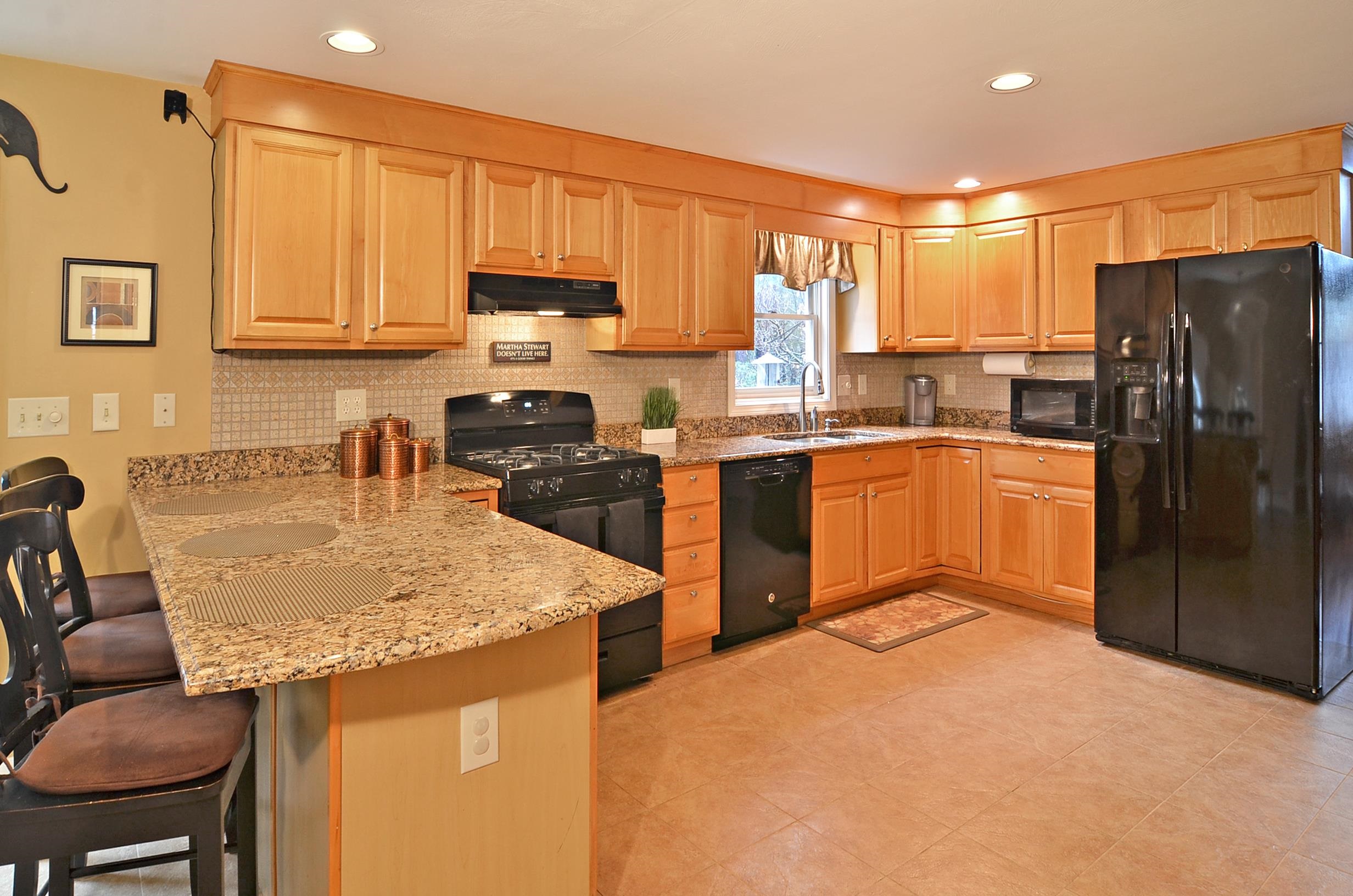 124 King Road Bedford, NH 03110 - Photo 6 of 27