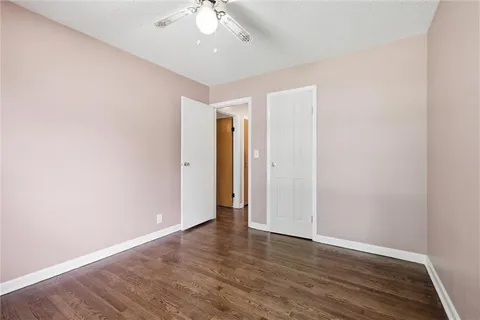 $259,999 | 605 Northwest Gibson Road, Lee's Summit, MO 64063