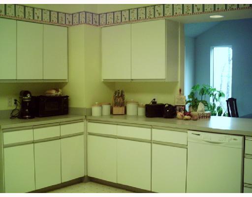 138 Klir Road Pittsburgh, PA 15209 - Photo 3 of 8 Kitchen.