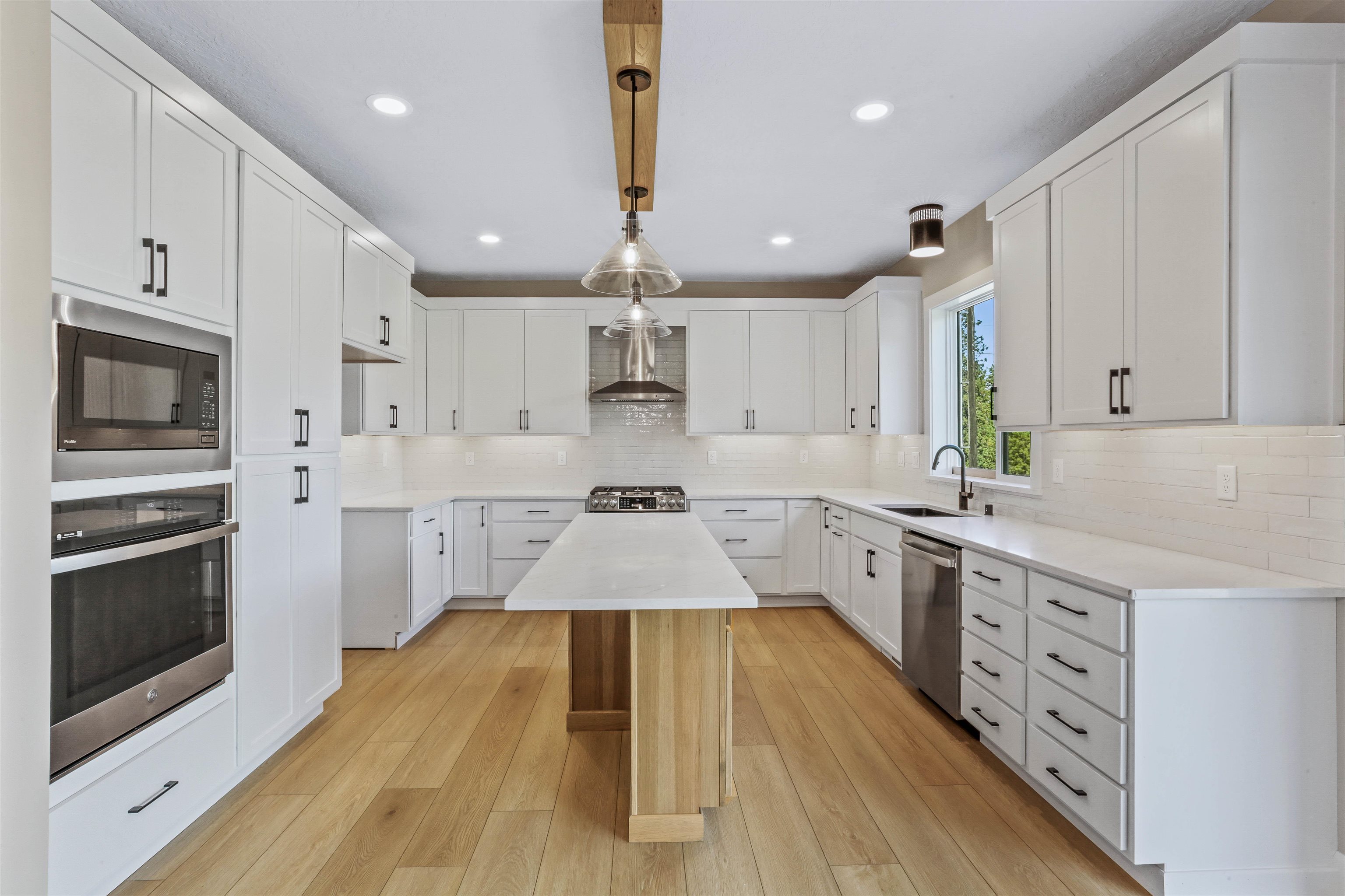 3757 South Aldo Road Spokane, WA 99223 - Photo 4 of 28