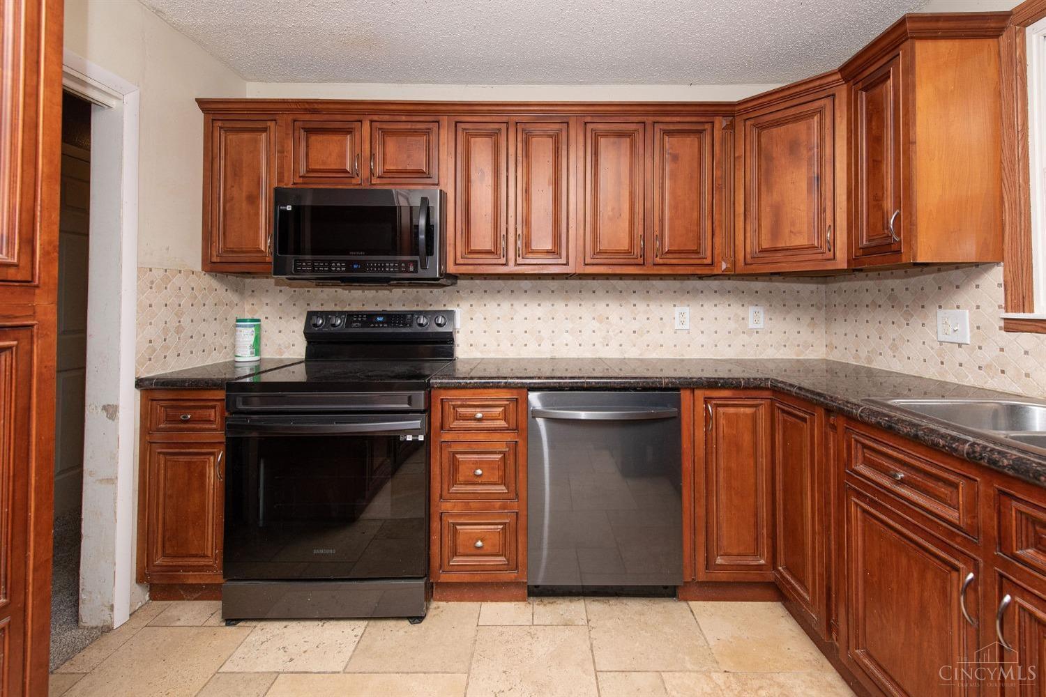 6870 Mullen Road Cincinnati, OH 45247 - Photo 17 of 46