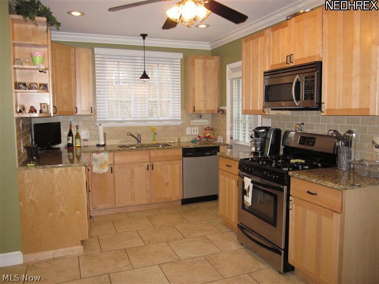 3384 Daleford Road Cleveland, OH 44120 - Photo 8 of 25 Gallery Image 8