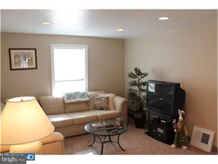700 North Eagle Road Havertown, PA 19083 - Photo 4 of 19 Living Room