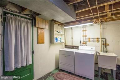 6941 Belclare Road Baltimore, MD 21222 - Photo 16 of 20 Washer and Dryer