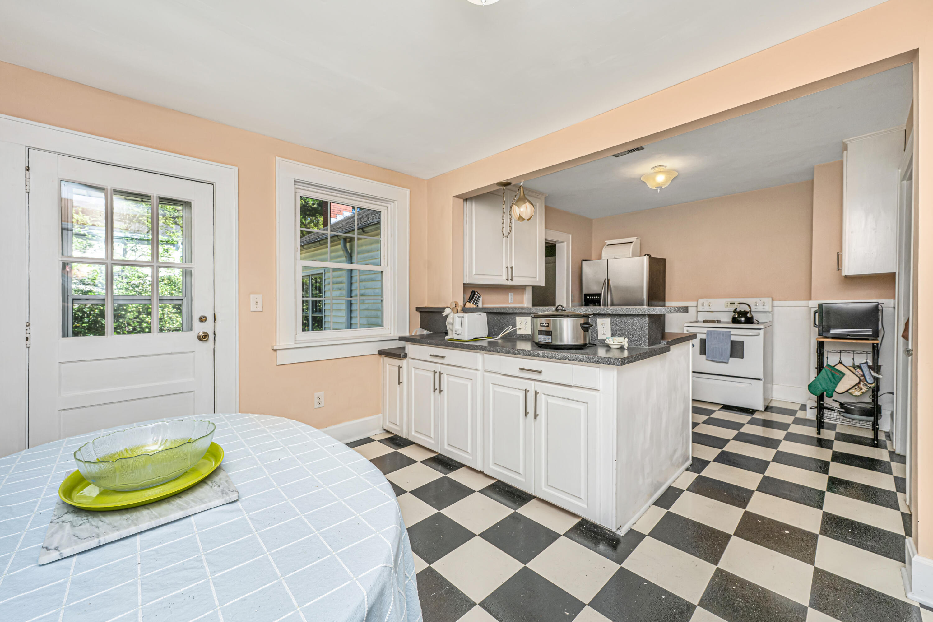 32 Rosedale Drive Charleston, SC 29407 - Photo 15 of 40 32Rosedale kitchen long shot