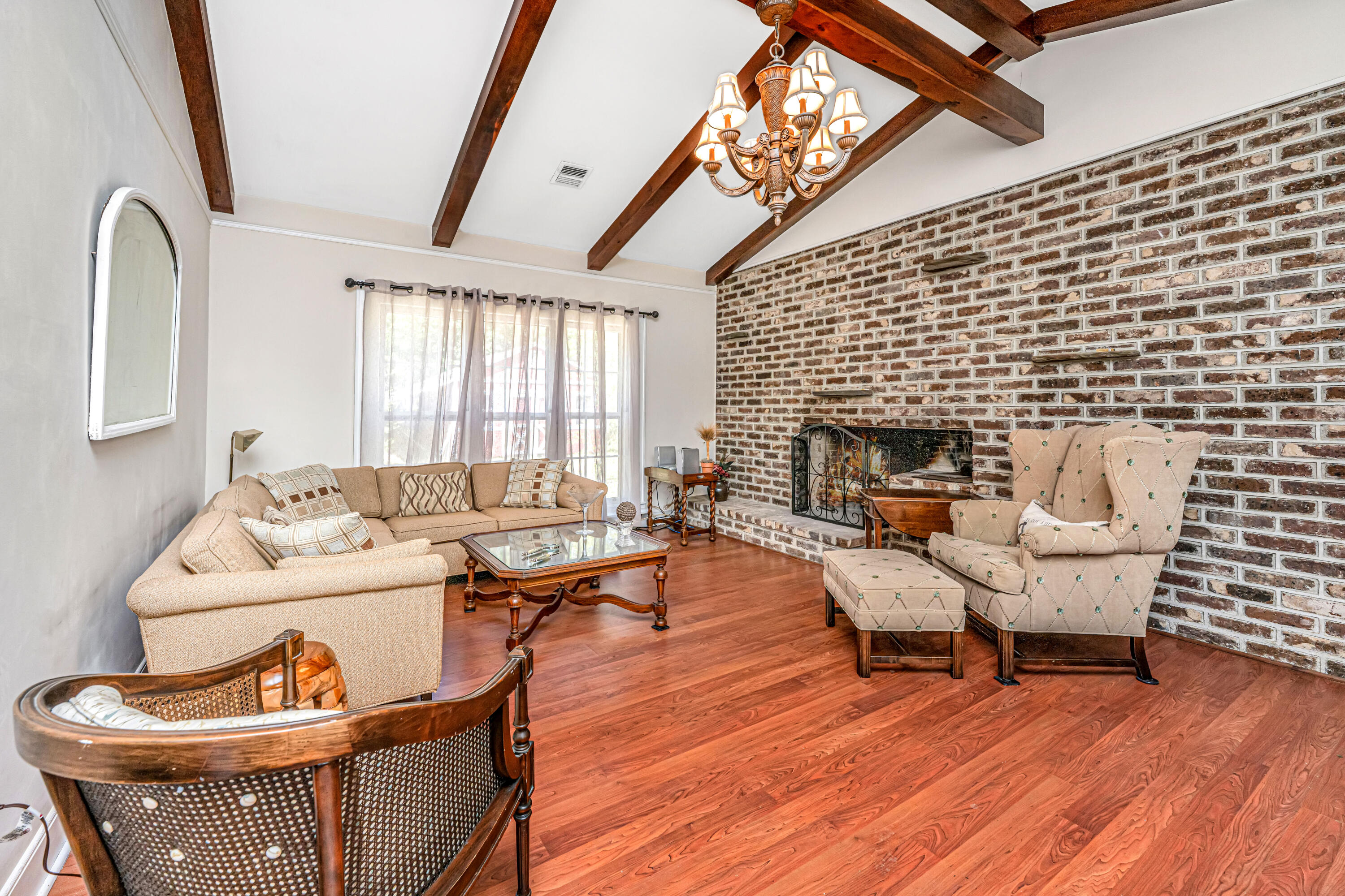 32 Rosedale Drive Charleston, SC 29407 - Photo 9 of 40 32Rosedale Family Room looking towards b
