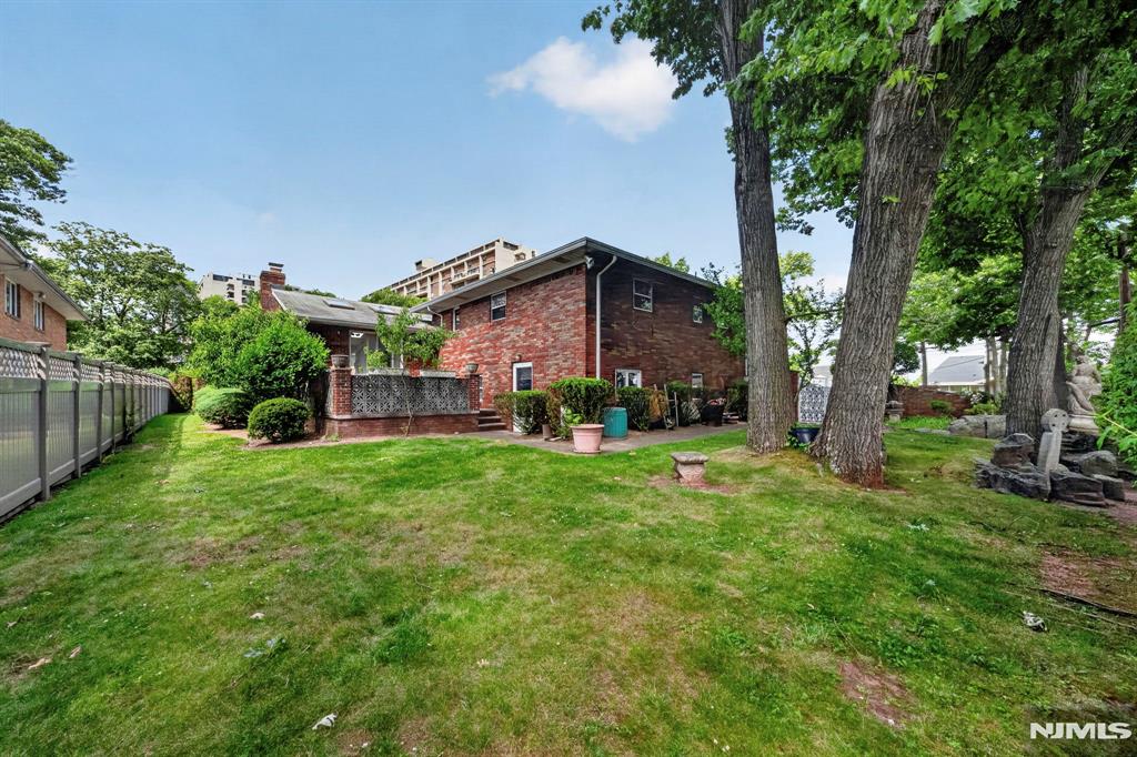 1230 Duncan Road Fort Lee, NJ 07024 - Photo 48 of 50