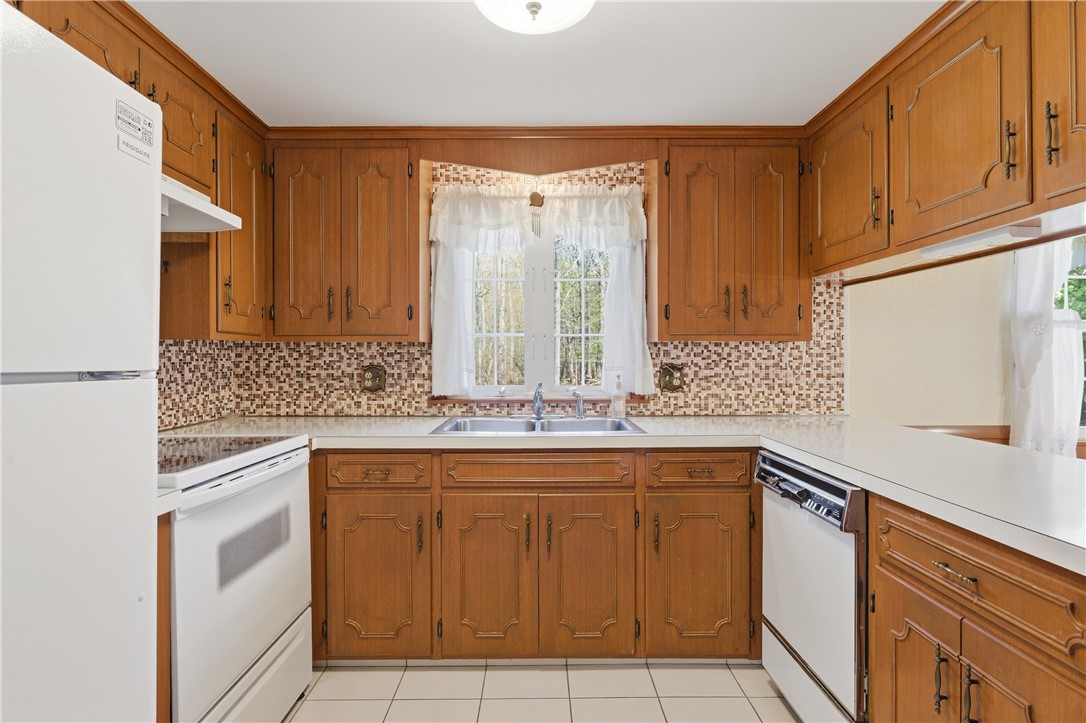 2 High Ridge Drive Cumberland, RI 02864 - Photo 16 of 49