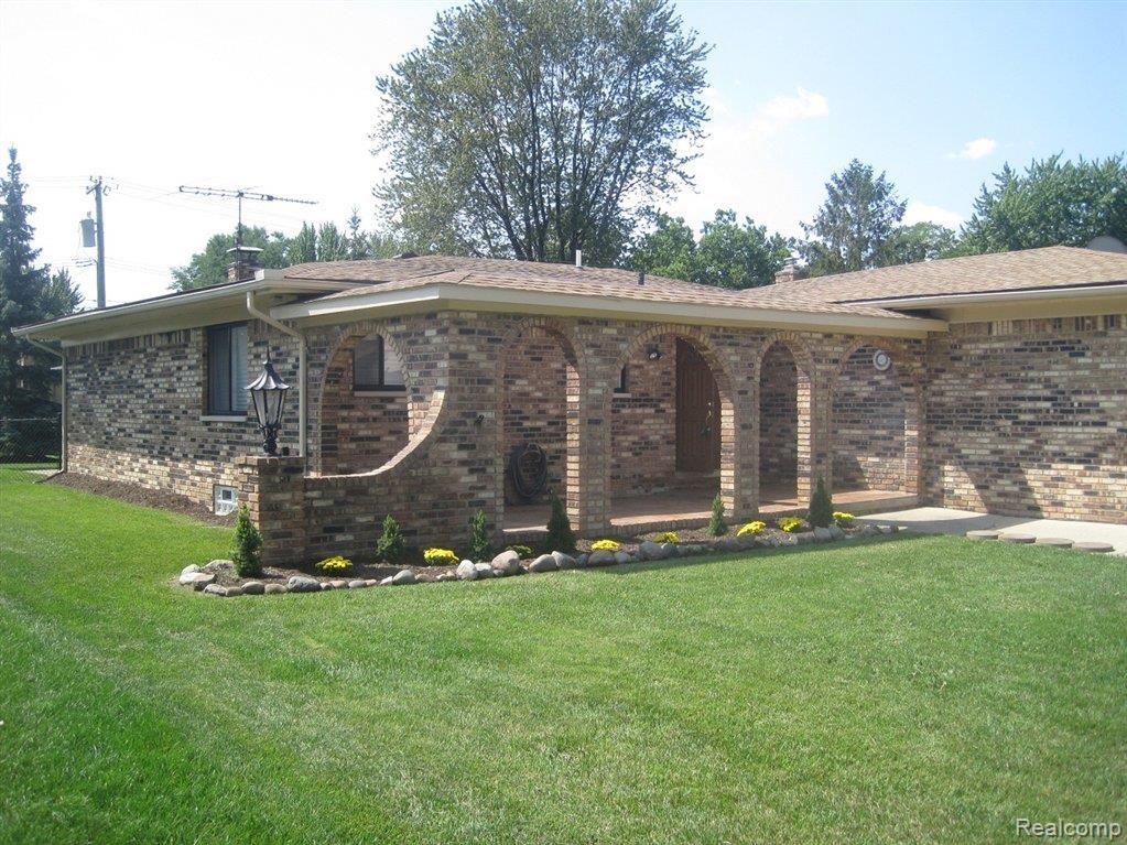 11398 Common Road Warren, MI 48093 - Photo 1 of 21 IMG_8020.JPG
