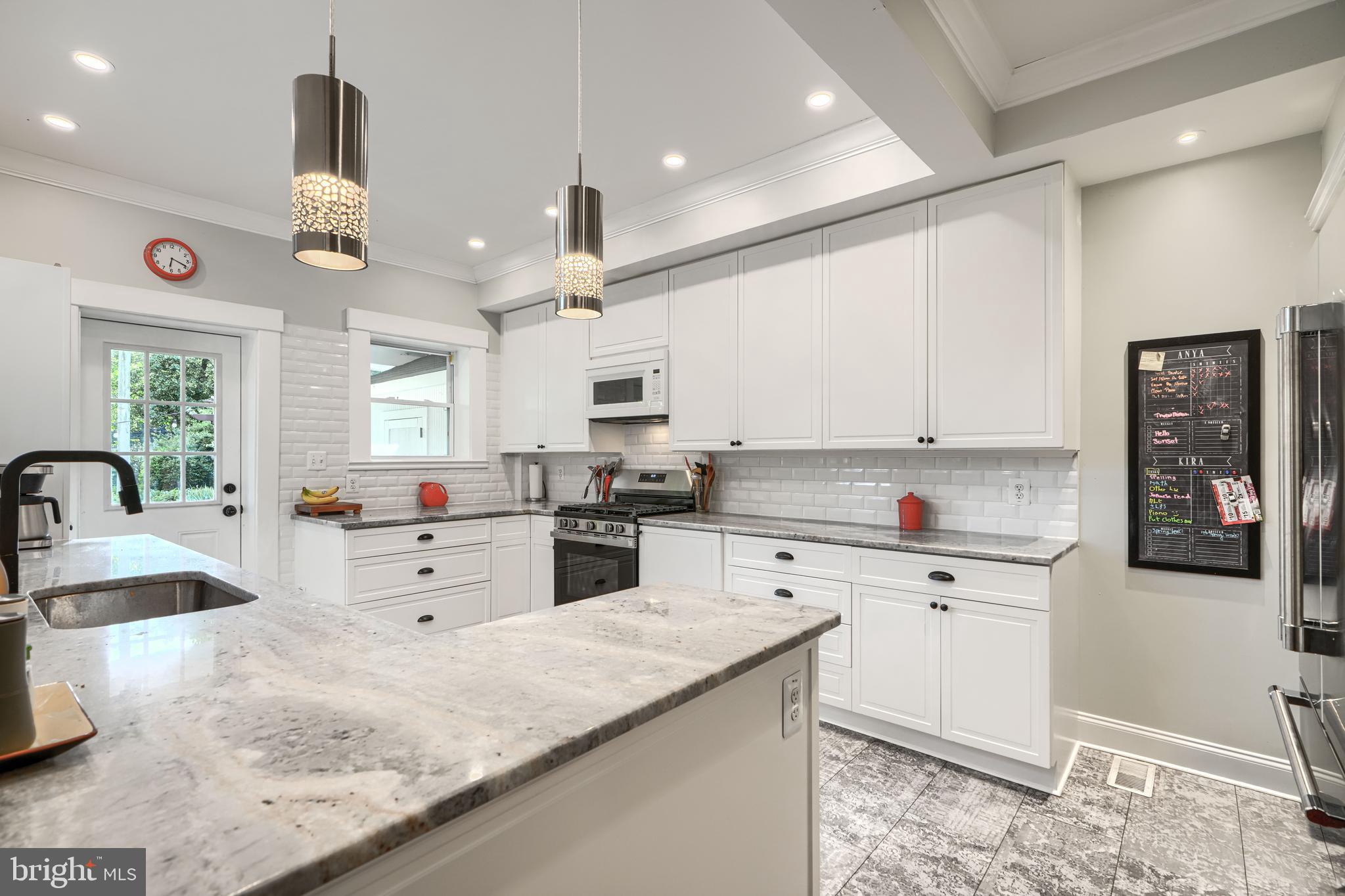 4416 Roland Avenue Baltimore, MD 21210 - Photo 11 of 60