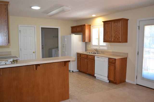 406 Chetola Road Seneca, SC 29672 - Photo 3 of 23 Gallery Image 3