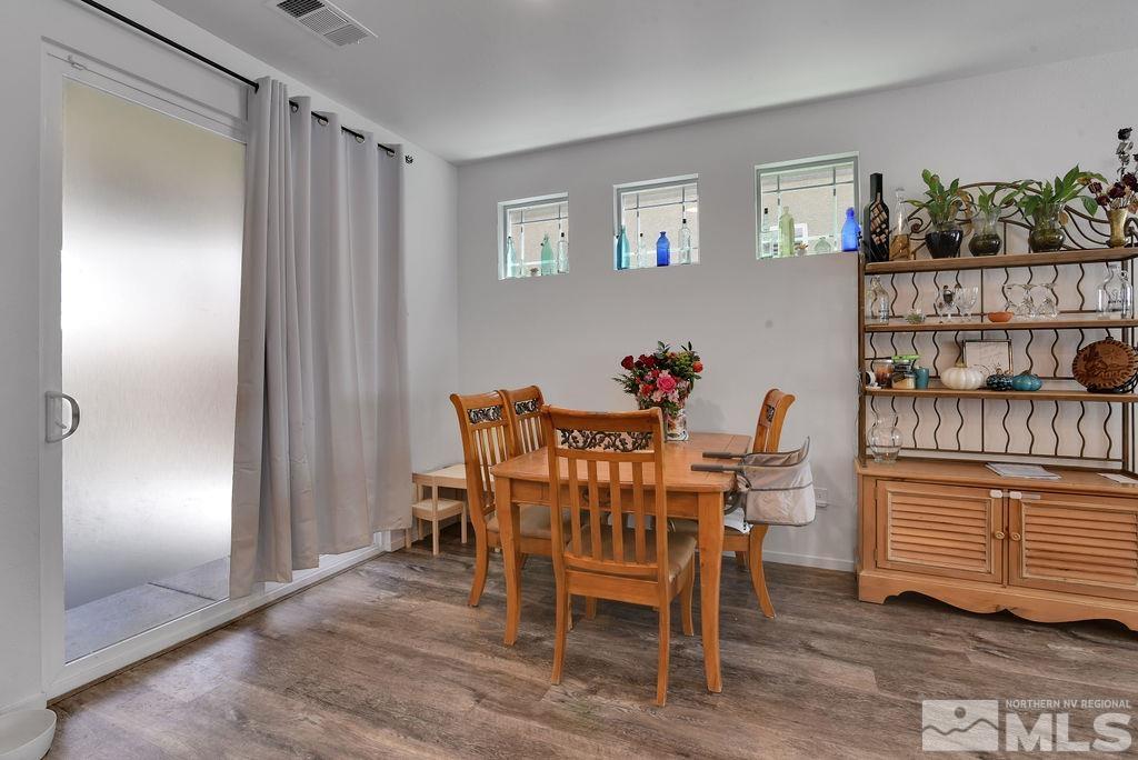 9622 Windjammer Way Reno, NV 89506 - Photo 19 of 29 a dining room with furniture and window