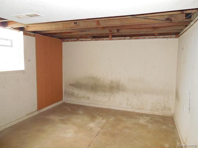 15729 Evergreen Road Detroit, MI 48223 - Photo 5 of 21 261-839261 Basement (2).jpg