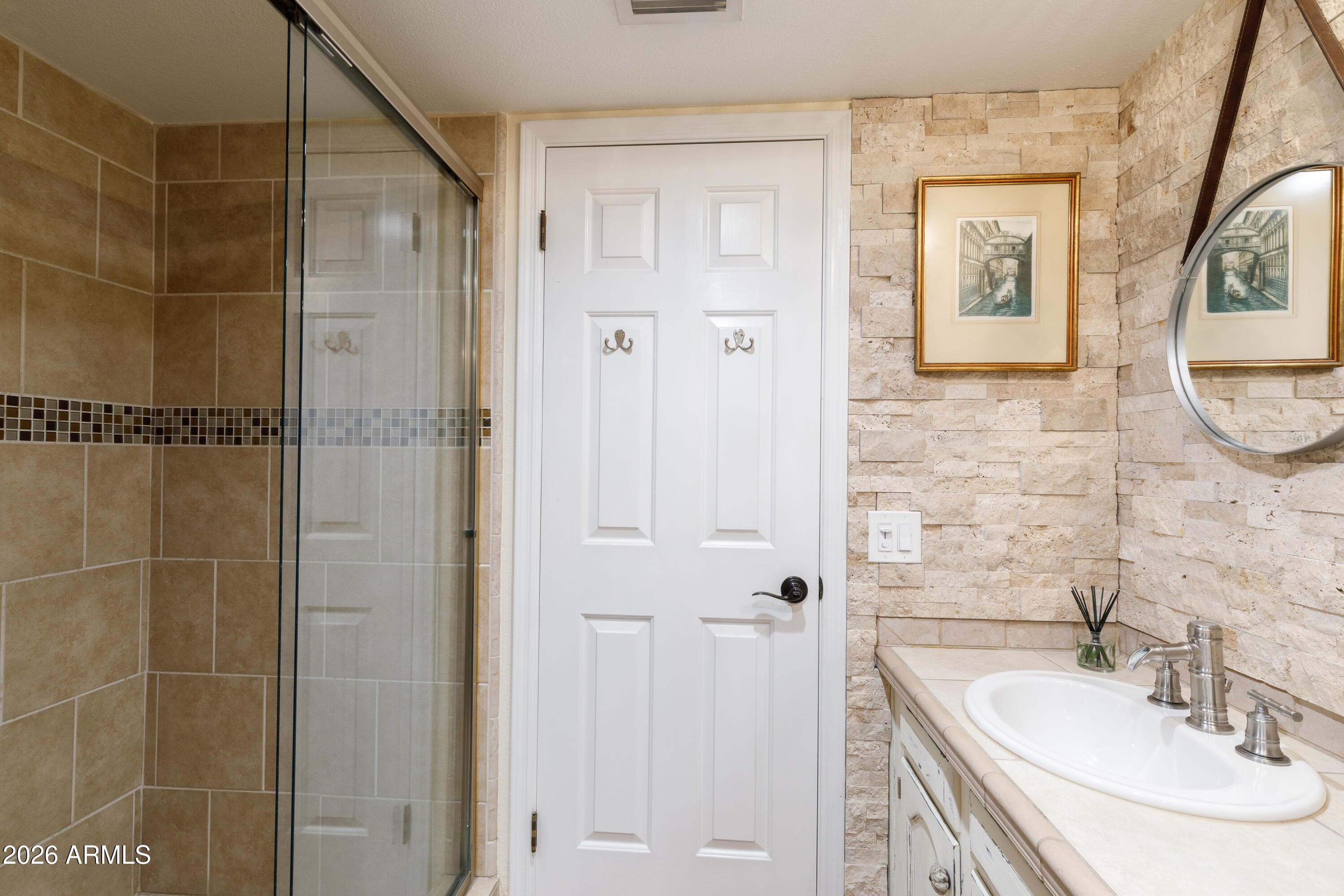 4833 North 38th Street Phoenix, AZ 85018 - Photo 41 of 64 4833 N 38th St-36