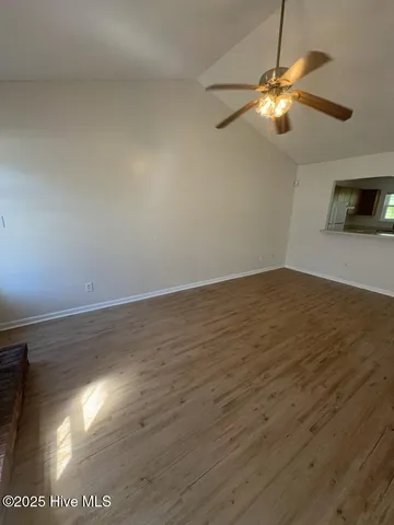 $1,050 | 212 Live Oak Court, Midway Park, NC 28544