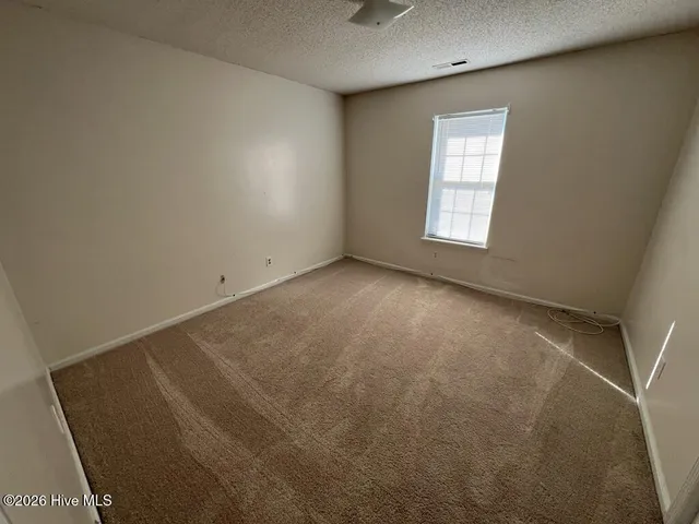 $1,050 | 212 Live Oak Court, Midway Park, NC 28544