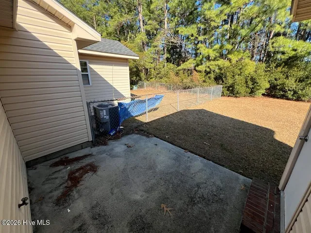 $1,050 | 212 Live Oak Court, Midway Park, NC 28544