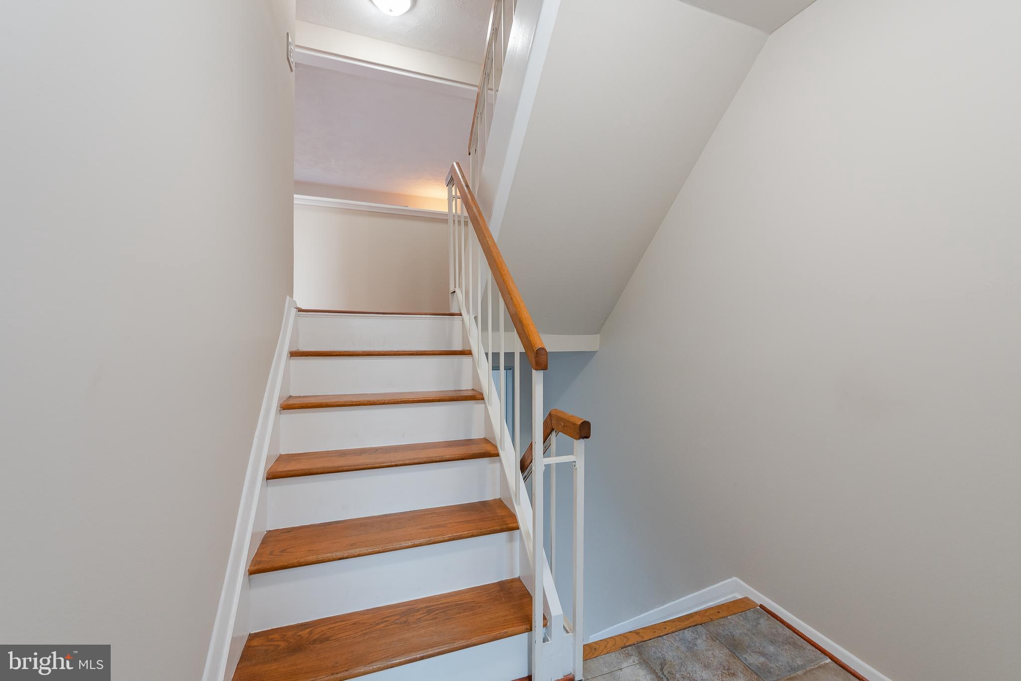 9457 Merryrest Road Columbia, MD 21045 - Photo 5 of 29 Interior