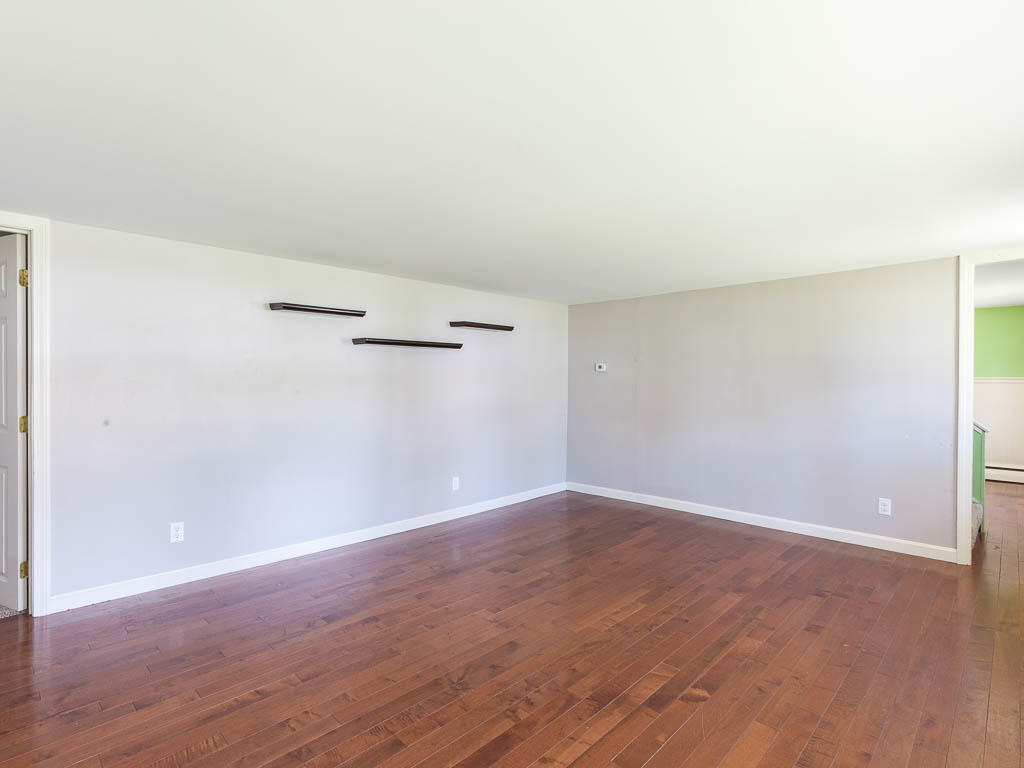 24 Thompson Road Kennebunk, ME 04043 - Photo 4 of 21 Living Room