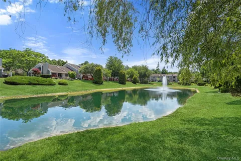 $599,000 | 91 Hidden Ponds Circle, Smithtown, NY 11787
