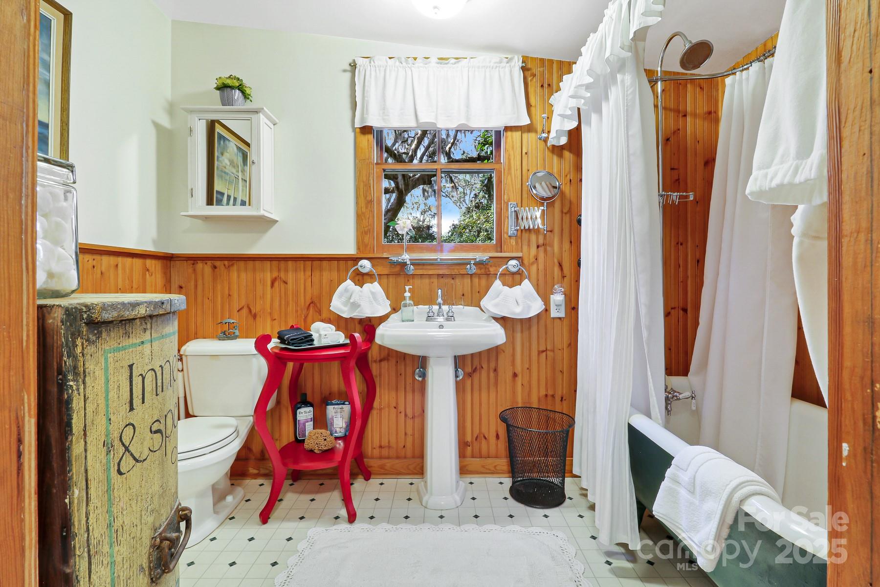 131 Pritchard Street Bluffton, SC 29910 - Photo 40 of 47 a dining room with furniture and front view of a house