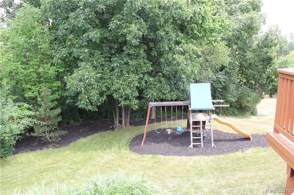 2016 Reagan Drive Rochester Hills, MI 48309 - Photo 29 of 35