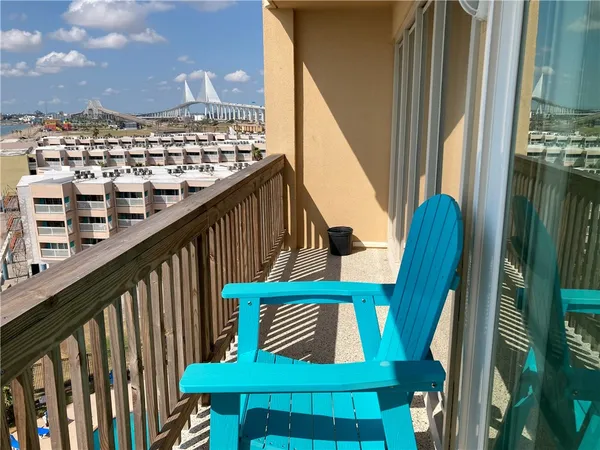 $224,900 | 4000 Surfside Boulevard, Unit 805, Corpus Christi, TX 78402